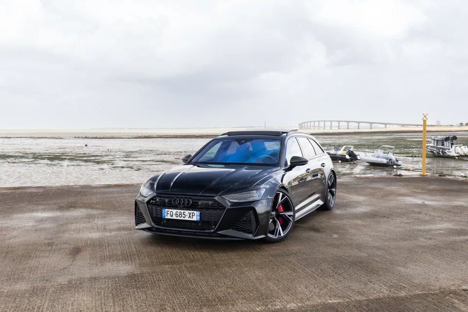Audi RS6 C8 — photo 1