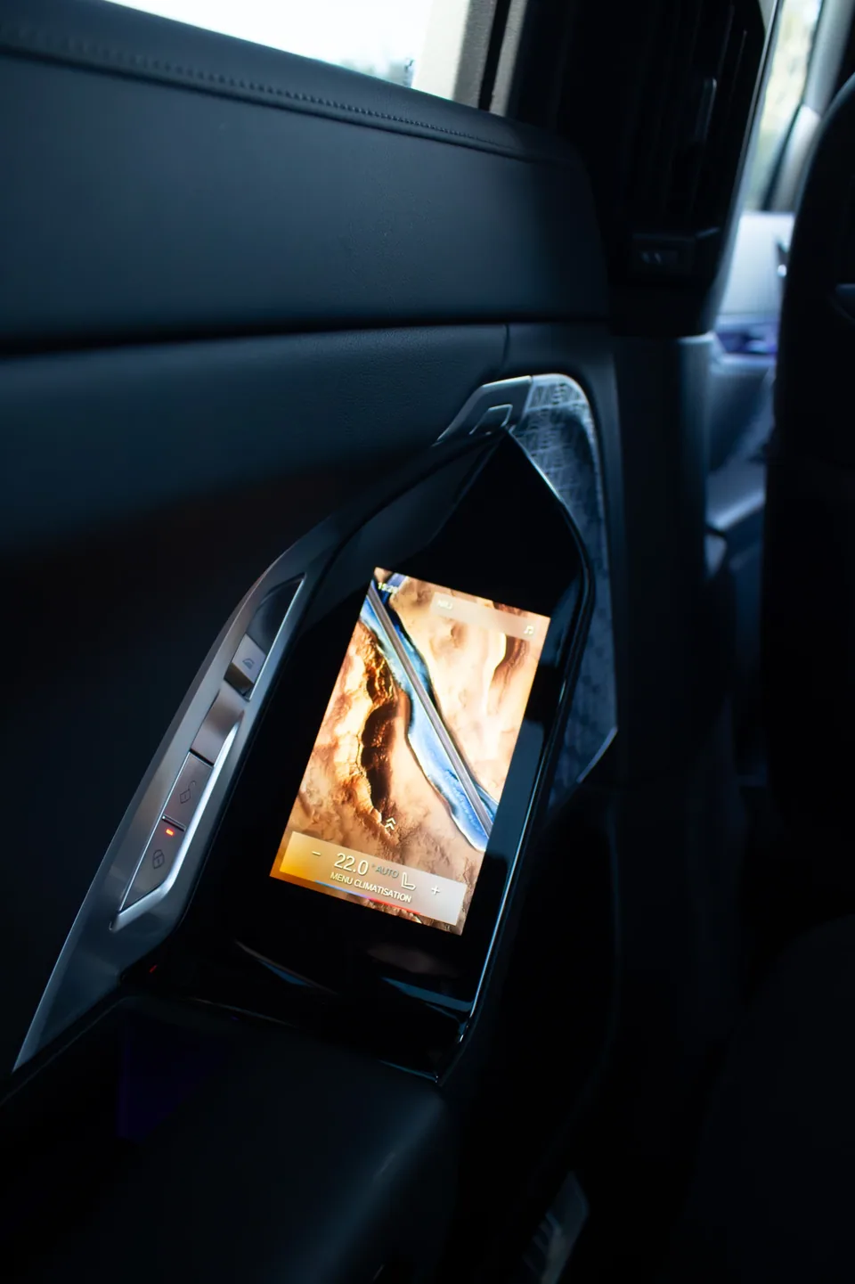 BMW i7 — photo 7