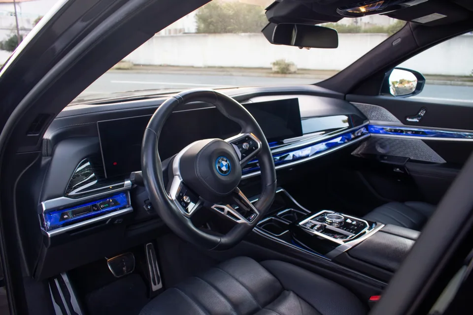 BMW i7 — photo 4