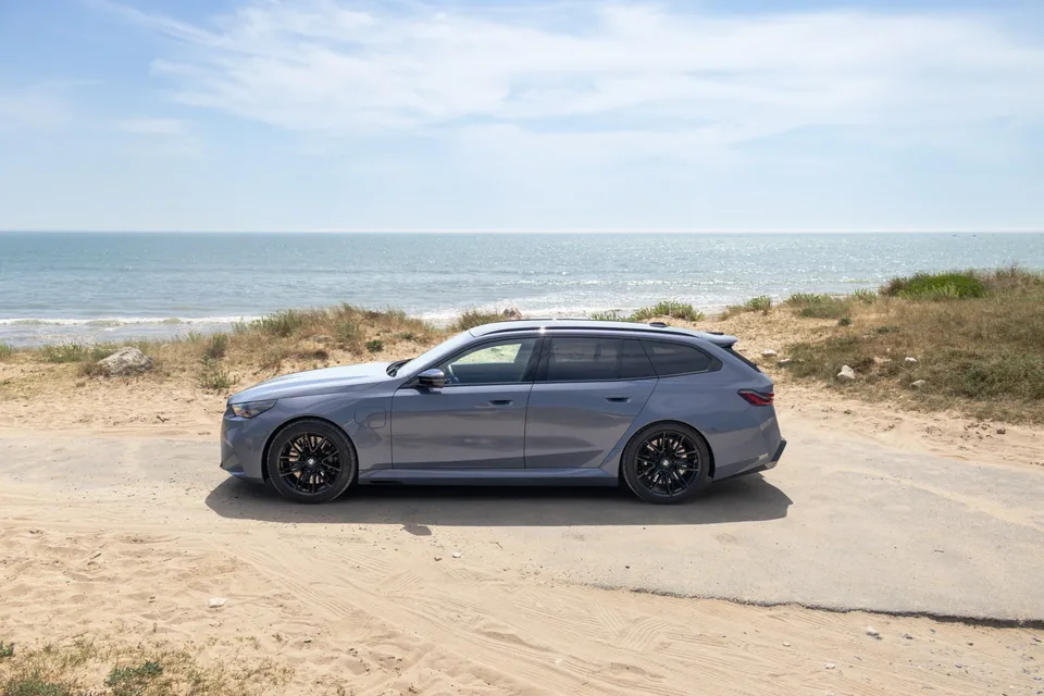 BMW M5 Touring — photo 3