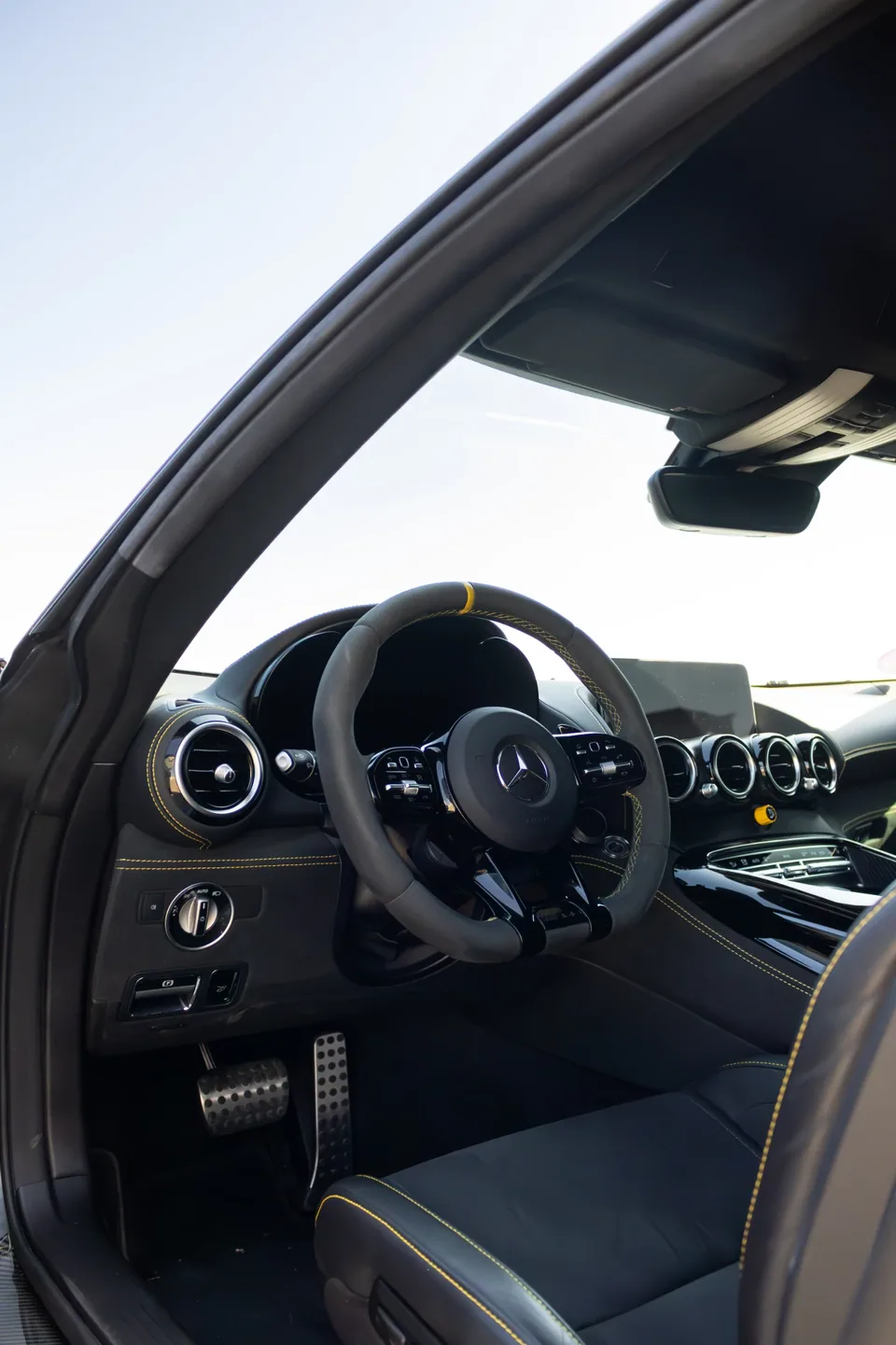 Mercedes AMG GT-R — photo 7